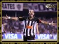 Tardelli comemora um de seus três na vitória contra o Santos por Santos na Copa do Brasil de 2010 - 28/04/2010